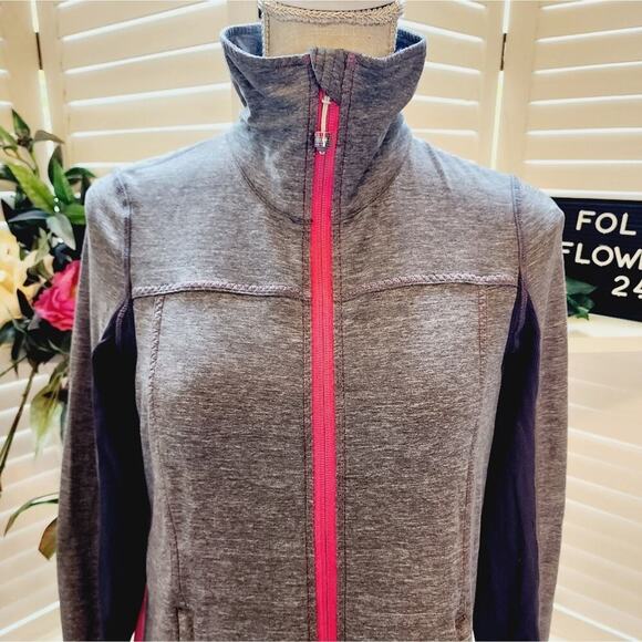 Lululemon Womens Tadasana Jacket Size 6 Gray Pink Mesh Back Zip Up Athletic - Picture 3 of 6